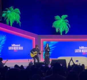 Laura Pausini interpretó “Turista” de Bad Bunny Billboard