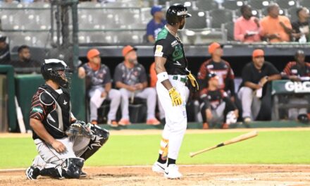 Rodolfo Castro pega jonrón y remolca cinco para darle el primer triunfo a las Estrellas
