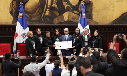 Congreso dominicano presenta reforma “Déjala ir” para combatir la violencia contra mujeres y niños