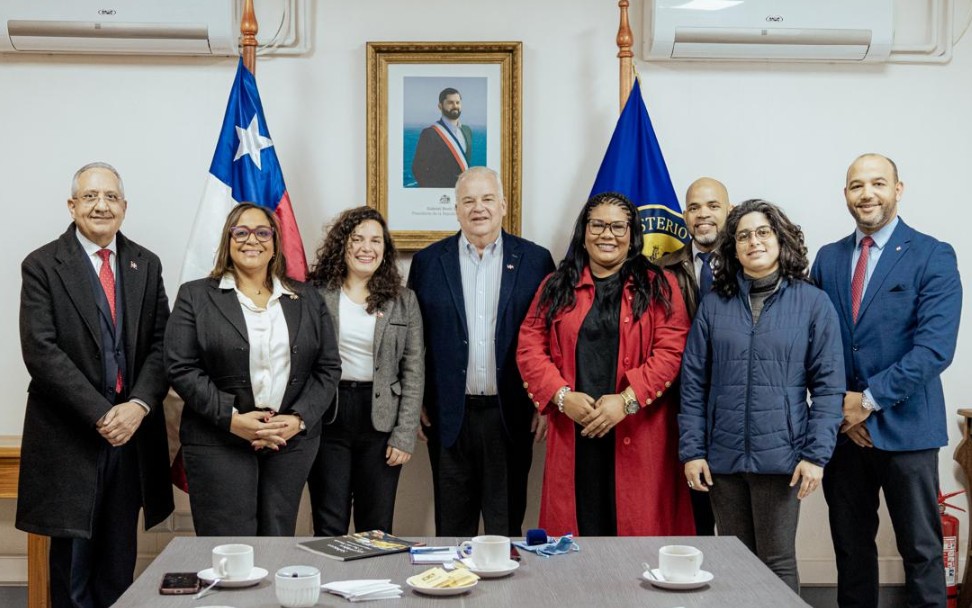 Embajada dominicana fortalece vínculos con la diáspora en el sur de Chile