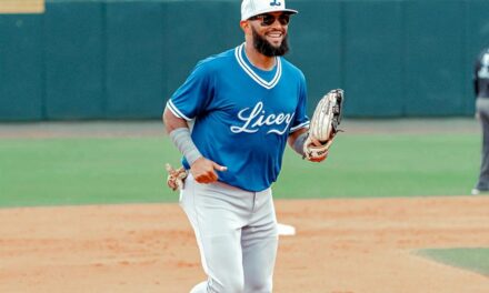 Leyba, Muñoz y Bonifacio conducen triunfo de Licey sobre Gigantes