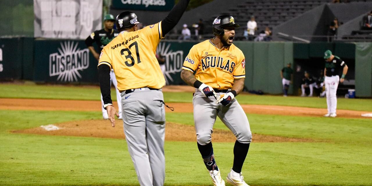 Águilas remontan espectacularmente y vencen 9-8 a las Estrellas en San Pedro