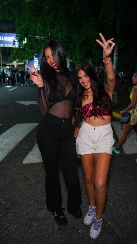 Fanáticos "bajaron hasta el fondo" en concierto de Wisin y Jowell & Randy - Noticias de hoy en República Dominicana | último minuto