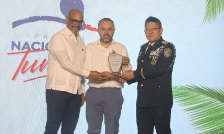 Fundación Eco-Bahía de Grupo Piñero premiada en Premio Nacional de Turismo por su liderazgo ambiental