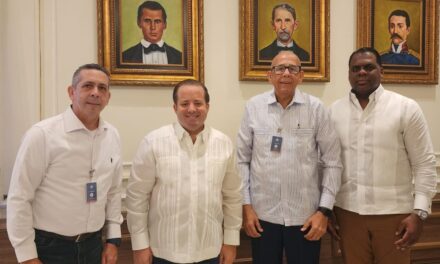 Ministro José Ignacio Paliza encabeza reunión de trabajo sobre avances en TBS Distrito 2025