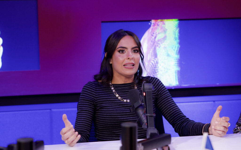Sofía Globitos envía mensaje a Acroarte en el software ENR