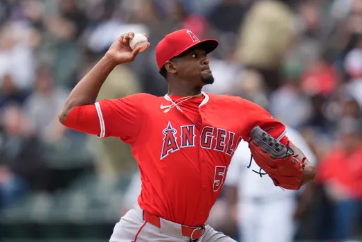José Soriano es electo Pitcher del Año de los Angels