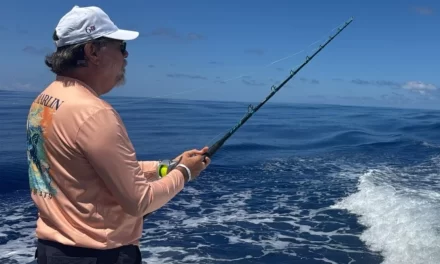 Equipo “Los caipirios” toma delantera en pesca al Marlin Azul