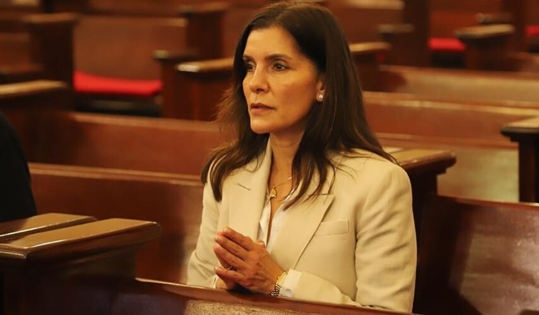 Nuevo embajador de Estados Unidos en República Dominicana inicia mandato con turista a la Catedral de Santo Domingo