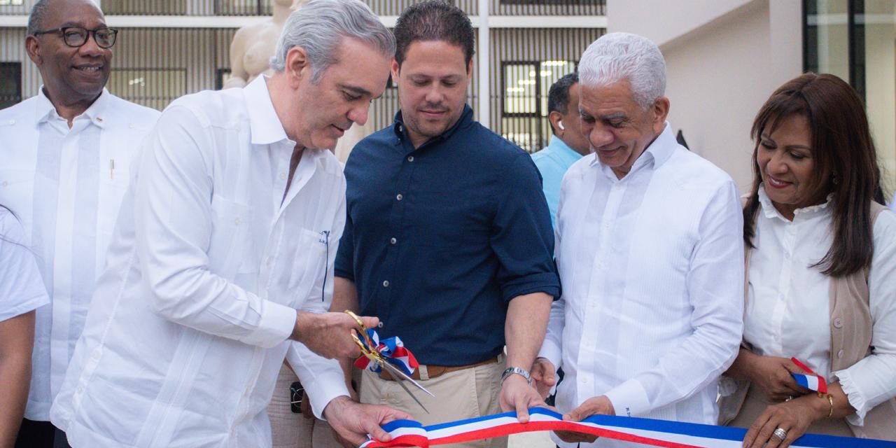 Presidente Abinader inaugura Centro Universitario Regional UASD-Cotuí