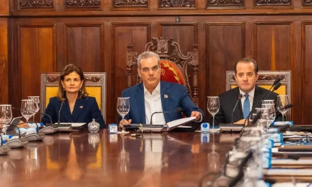 República Dominicana logra sujetar su deuda pública y se mantiene entre los países más estables de la región.