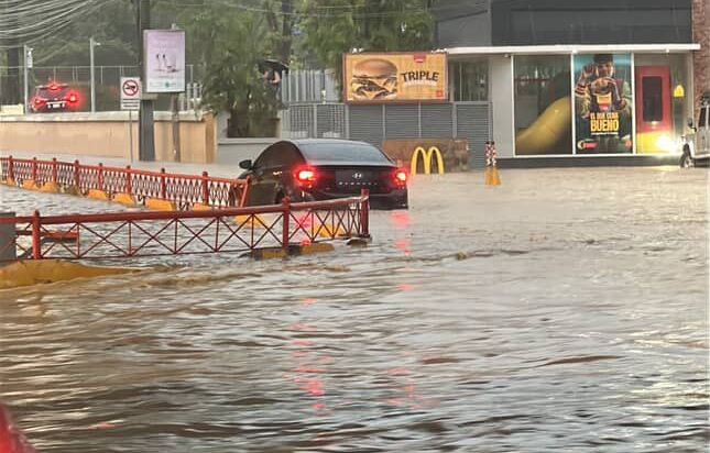 Robinson Cabrera critica al Ayuntamiento de Santiago por graves inundaciones