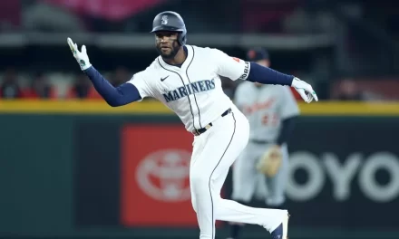 Dominicano Víctor Robles sigue siendo la cirio secreta de Seattle