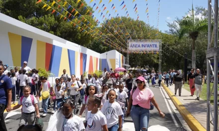 Santo Domingo International Book Fair atrae multitudes con un software cultural vibratorio