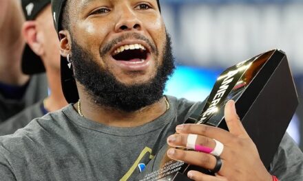 Vladimir Guerrero Jr. es renombrado Jugador Más Valioso de la Serie de Campeonato de la Liga Americana