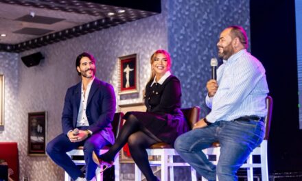 Serbella presenta su nueva bachatas románticas «más» y «solas» en Hard Rock Café Santo Domingo