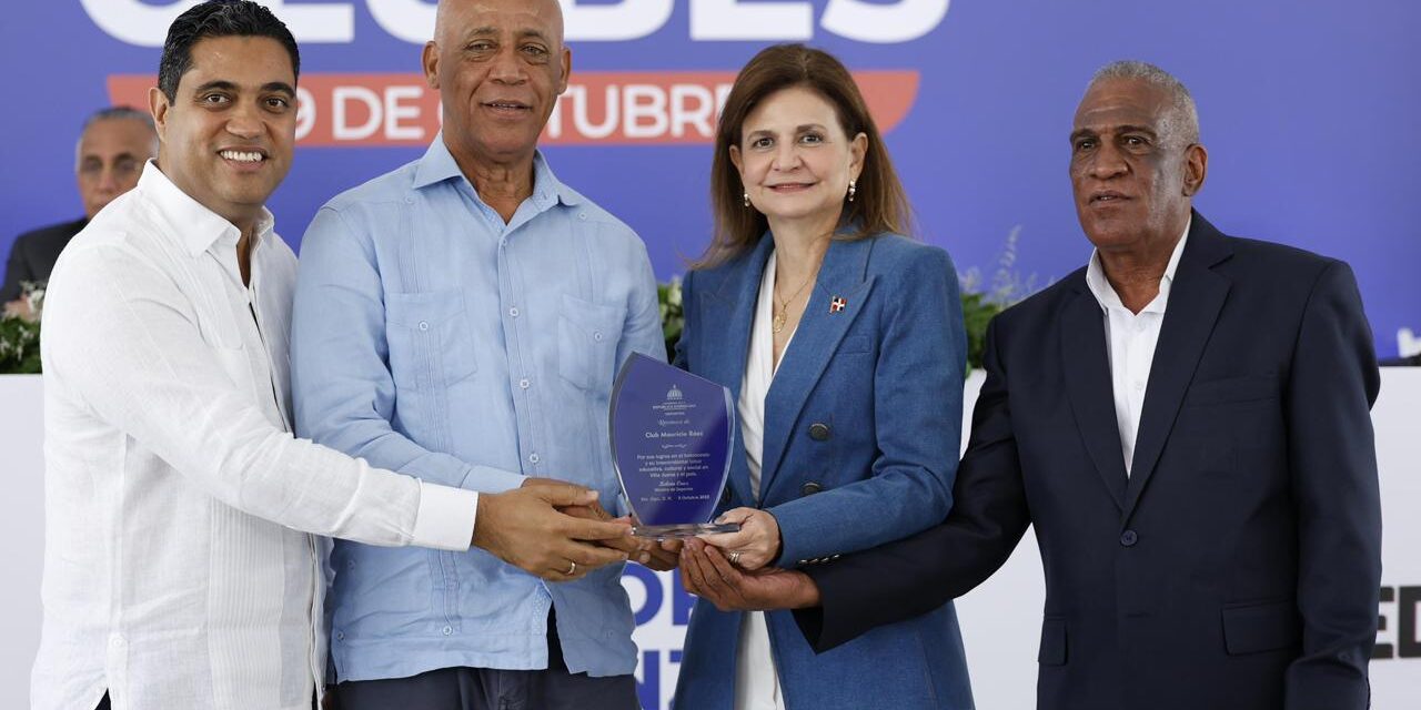 Vicepresidenta conmemora el día de los clubes