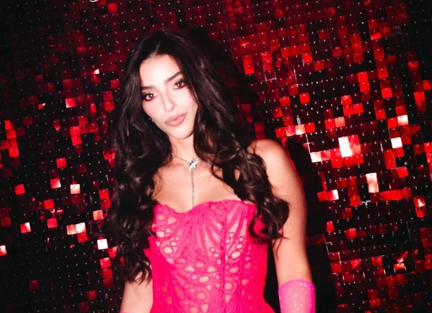 Adri Torrón lanceta disco “REDSTAR”; abrirá el show de Erreway