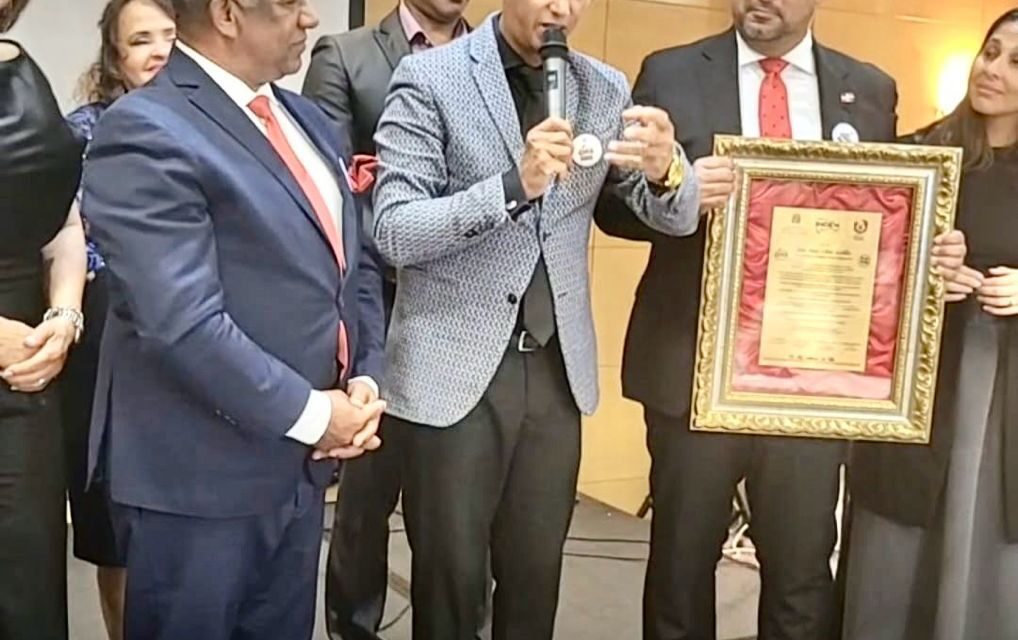 Tres reconocimientos en España enaltecen la trayectoria del poeta y humanista dominicano Juan Colón Castillo