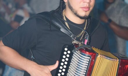 El Rubio Acordeón pica su nuevo tema “Cuéntale”