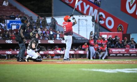 Leones rugen musculoso y aplastan a los Gigantes en San Francisco