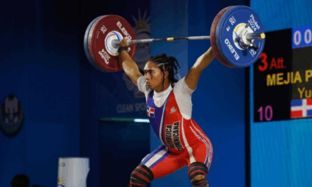 Yudelina Mejía se convierte en la primera dominicana en triunfar oro en el Campeonato Mundial de Halterofilia