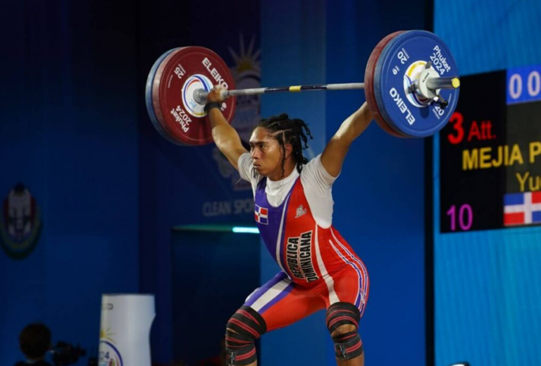 Yudelina Mejía se convierte en la primera dominicana en triunfar oro en el Campeonato Mundial de Halterofilia