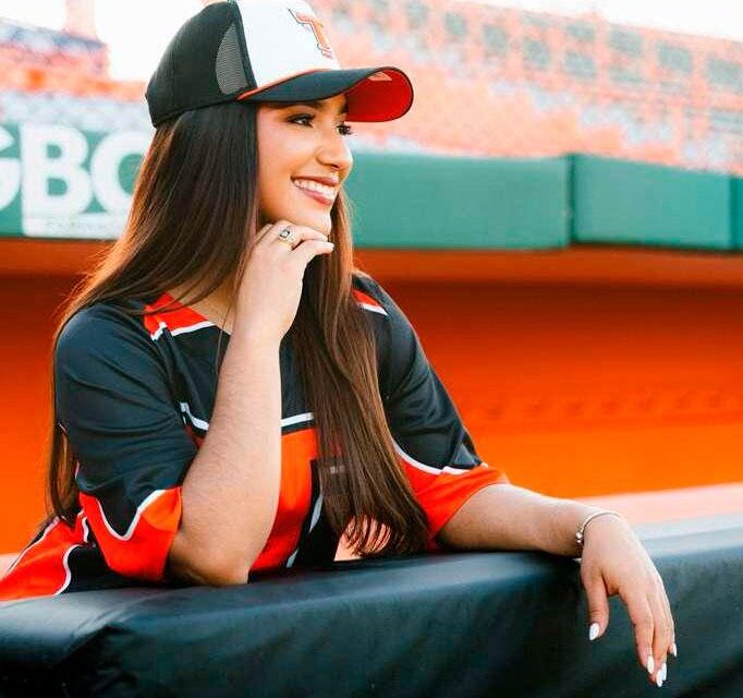 Davianny Castro nombrada comadre de los Toros 2025-26