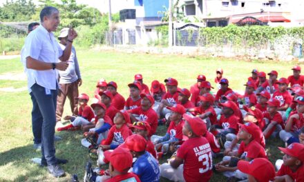 Más de 70 infantes reciben entrenamientos y orientaciones de parte de la Dirección del Comisionado Nacional de Béisbol