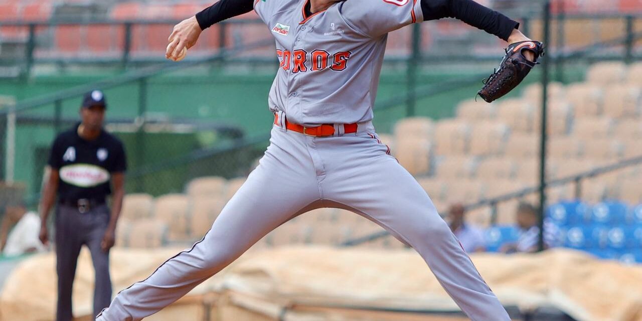 Aaron Sánchez venablo una dije para los Toros frente a Leones, que siguen sin vencer