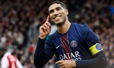 El doblete de Achraf Hakimi da al PSG una triunfo por 3-0 sobre el Brest y presiona al Marsella