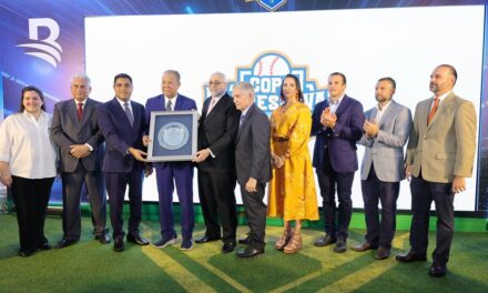 Presentan la Copa del Campeonato de Béisbol de la Lidom 2025-26