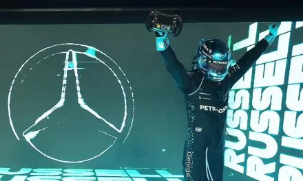 Russell deseo en Singapur, donde Alonso fue octavo y Sainz, décimo