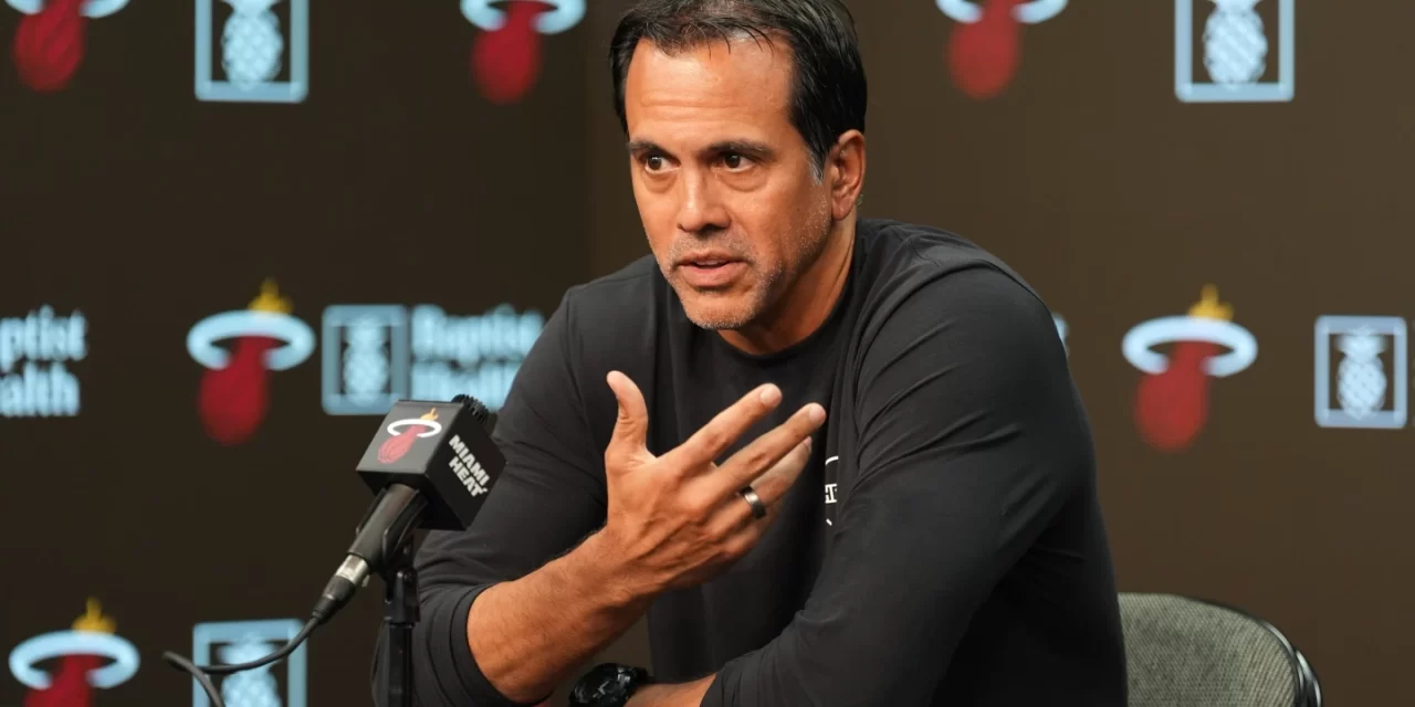 Erik Spoelstra es la primera opción para entrenar al equipo masculino de baloncesto de EE. UU. 