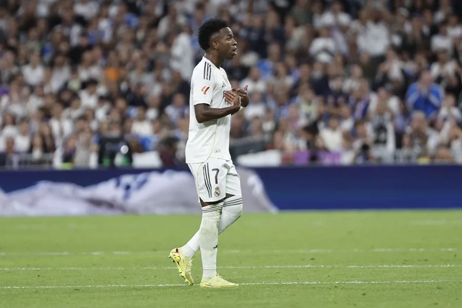 Vinícius Jr. pide disculpas por su reacción al ser sustituido en el Clásico