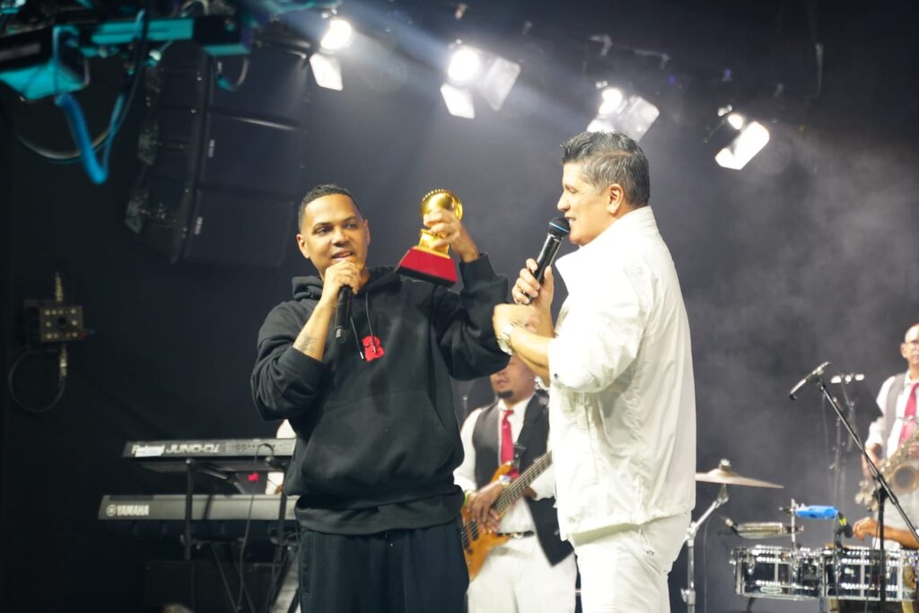 Eddy Herrera celebra su segundo Latin Grammy con un concierto en La Casa de Alofoke 2 - Noticias de hoy en República Dominicana | último minuto