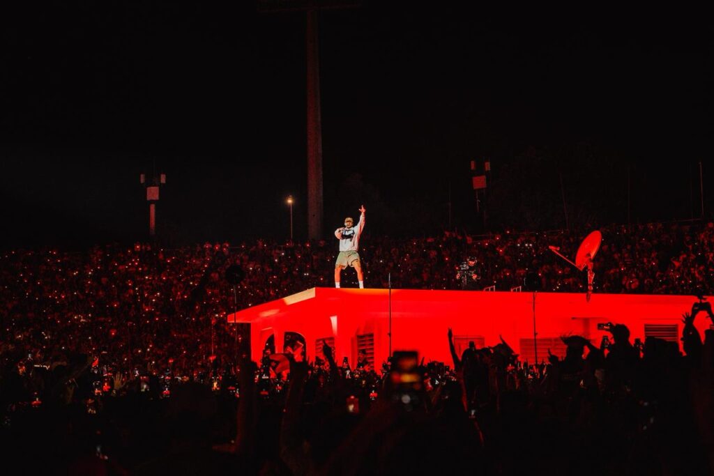 Bad Bunny inicia su gira mundial en RD: “Gracias por darme la energía que necesitaba” - Noticias de hoy en República Dominicana | último minuto