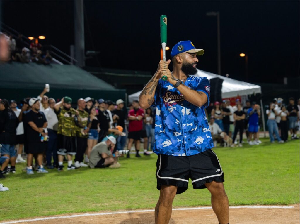 Eladio Carrión celebra con éxito la quinta edición de SAUCEGIVING - Noticias de hoy en República Dominicana | último minuto