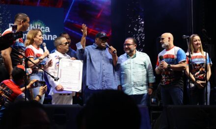Súper Merengazo deslumbra en Jarabacoa con reconocimientos