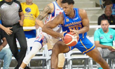 Gerardo Suero lidera triunfo del Mauricio Báez frente a San Lázaro en el inicio de la semifinal B