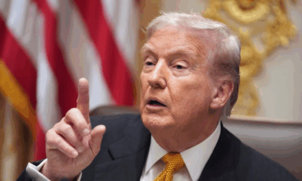 ¿Cómo se está erosionando la democracia en Estados Unidos y qué significa esto para América Latina?