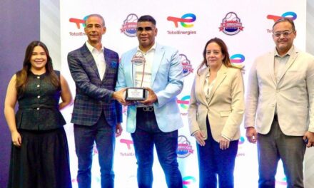 Félix José recibe homenaje en la premiación Los Dominicanos Primero Cuqui Córdova