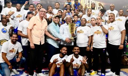 Mauricio Báez conquista su campeonato número 11 en el TBS Distrito 2025