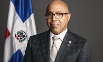 Alfredo Pacheco anuncia finalización de tratamiento contra el cáncer y celebra buena lozanía