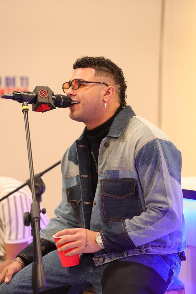 Artista panameño Boza ofrece concierto acústico en La Casa de Alofoke 2 - Noticias de hoy en República Dominicana | último minuto