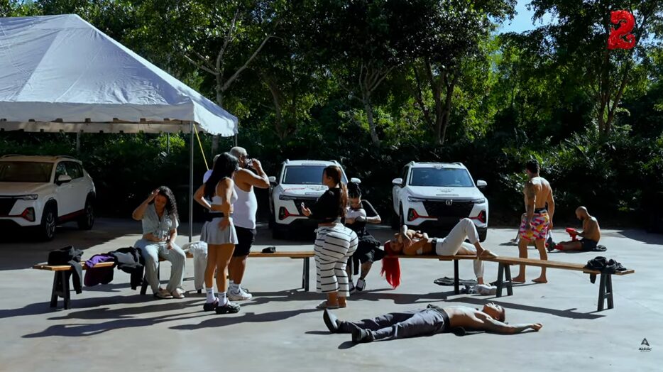 Participantes de La Casa de Alofoke salen a tomar el sol
