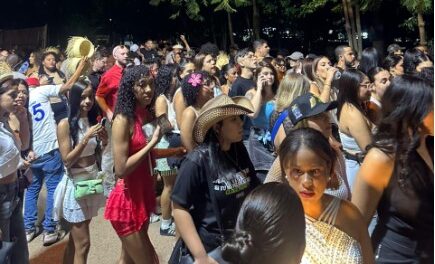 Ambiente en el Estadio Olímpico previo al concierto de Bad Bunny