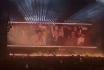 Bad Bunny inicia su concierto en RD a las 9:58 p.m. desatando júbilo total en el Estadio Olímpico