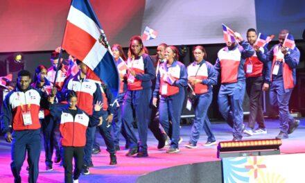 Delegación dominicana desfila con clase