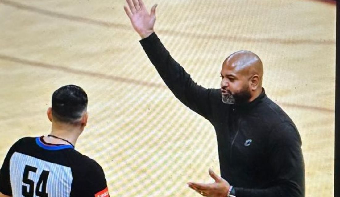 Damon Jones, en el centro escándalos golpean lNBA